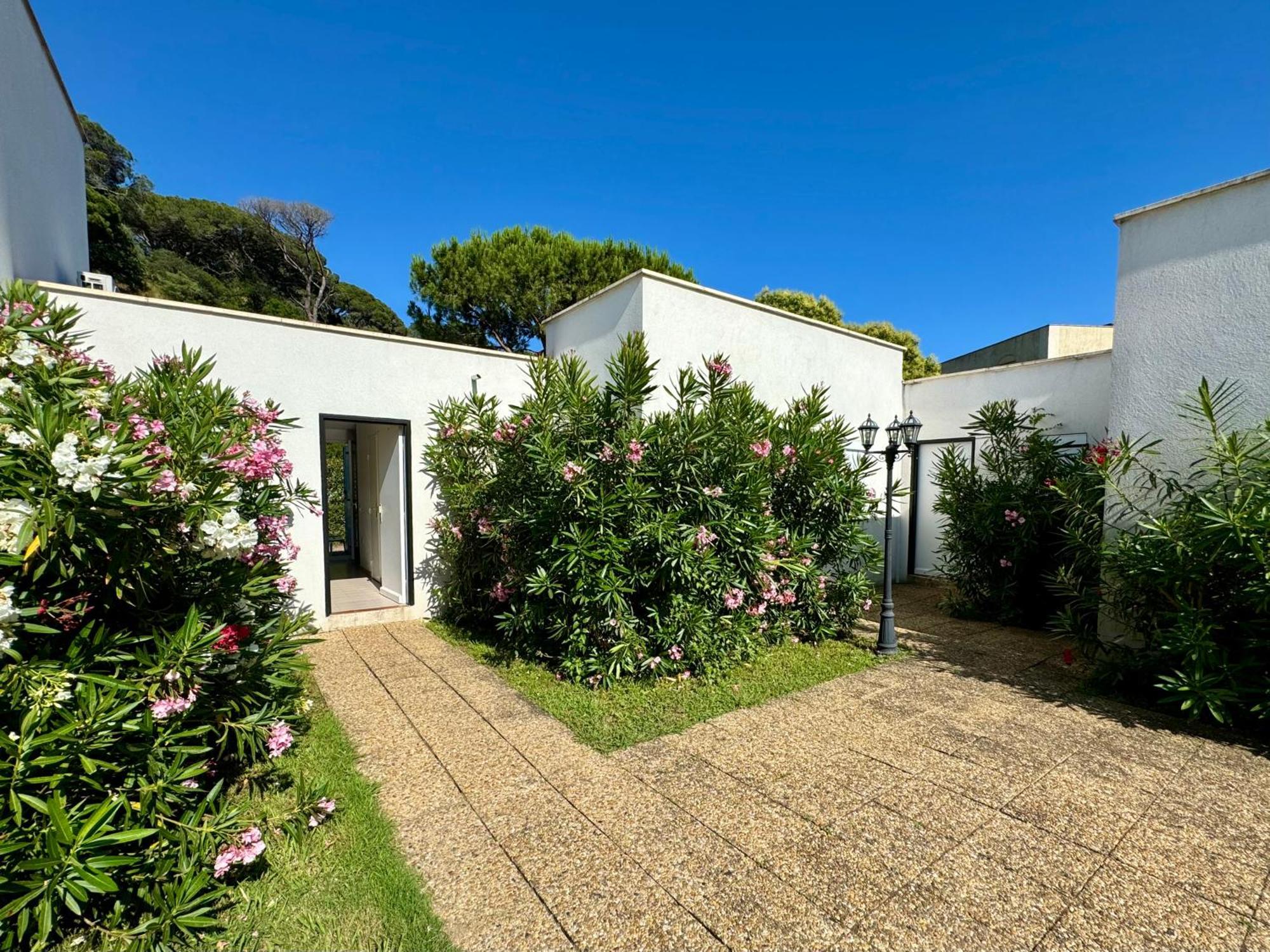 Beach Cannes Bungalows เลอกันเนต์ ภายนอก รูปภาพ